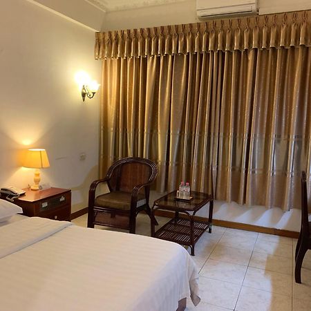 Chung Hsin Hotel 中信酒店 Phnom Penh Dış mekan fotoğraf