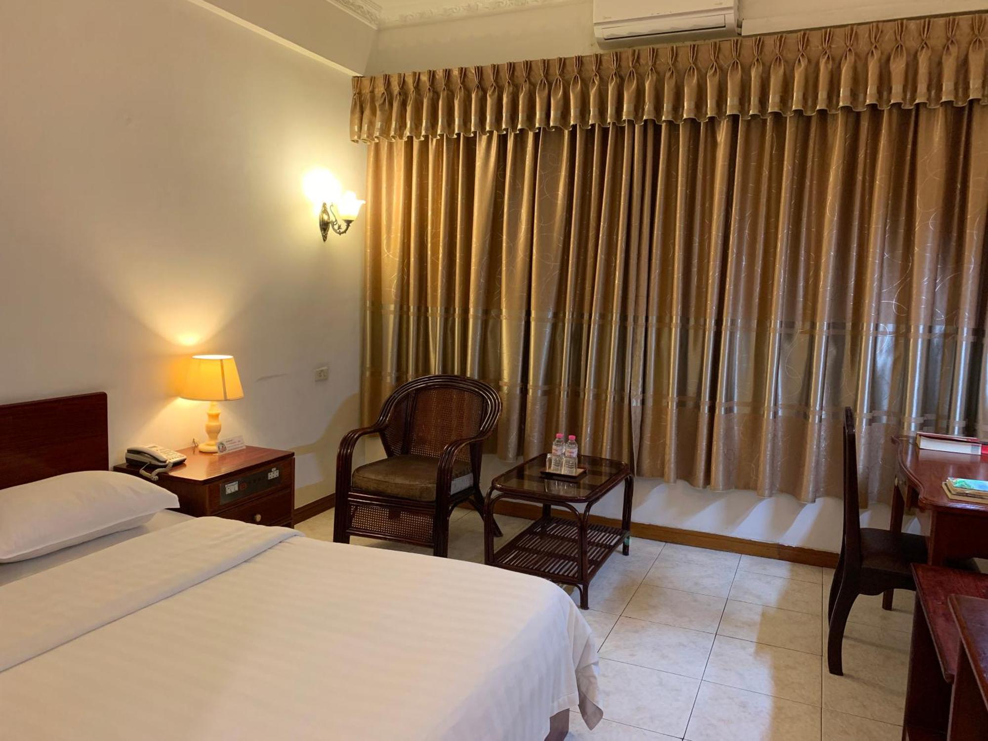 Chung Hsin Hotel 中信酒店 Phnom Penh Dış mekan fotoğraf